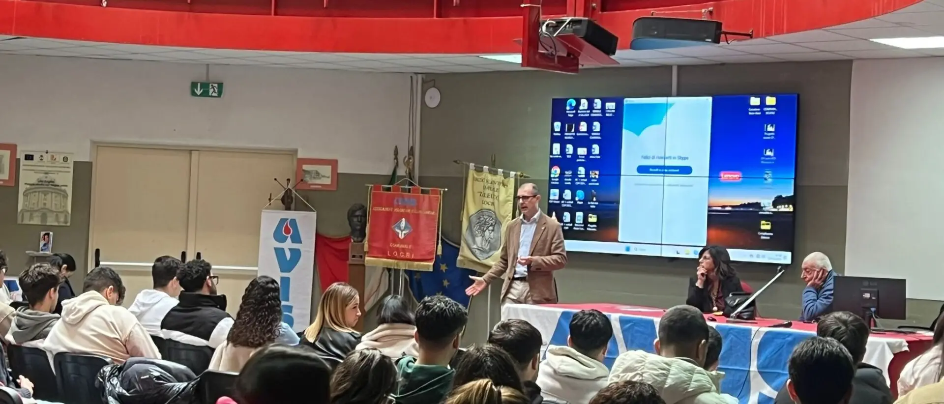 Locri, gli studenti del Liceo Zaleuco incontrano l'Avis