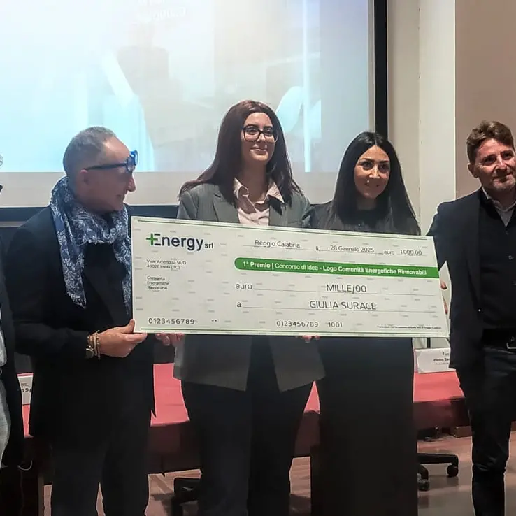 Studentessa dell'AbaRC vince il concorso di idee \"Logo Cer\"