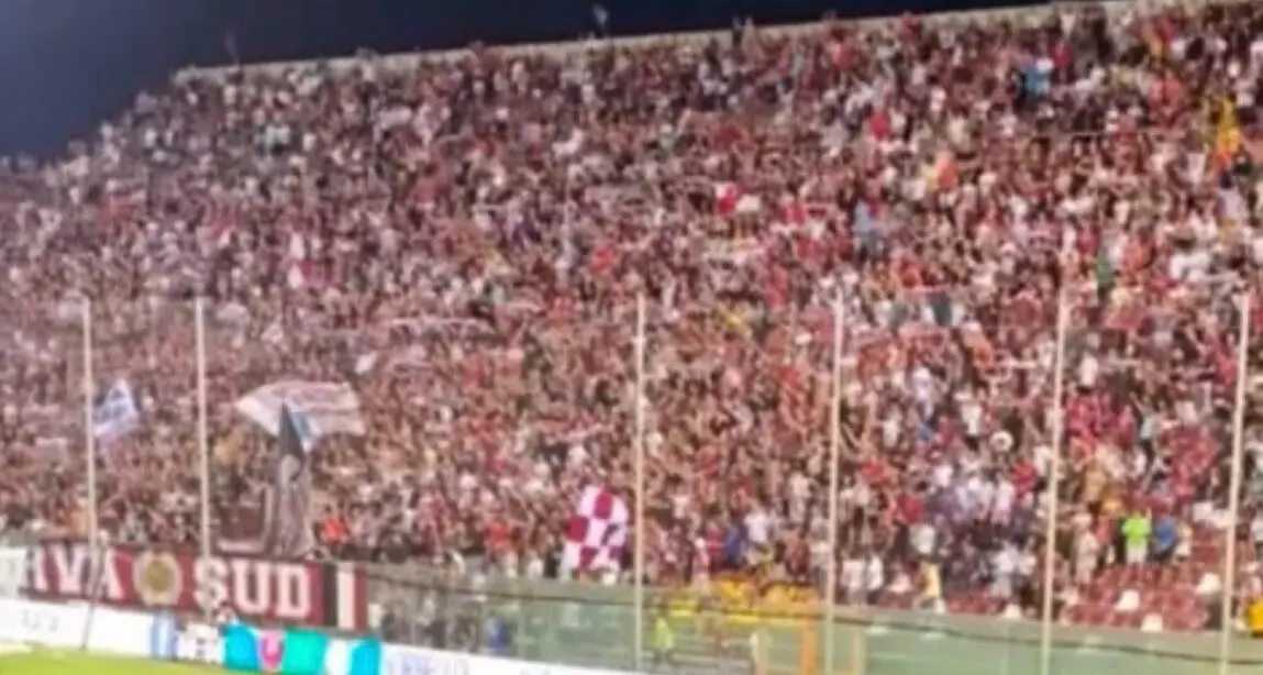 Tifosi reggini in massa a Acireale: sold out il settore ospiti, è la trasferta da vincere