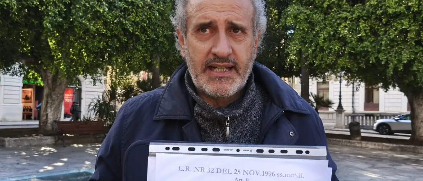 Alloggi popolari a Reggio, escluse dal bando 2019: otto famiglie in piazza per rivendicare casa