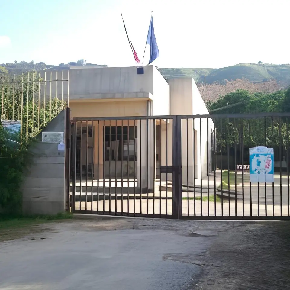 Emergenza scuola a Villa San Giovanni, un comitato di famiglie dice no al trasferimento forzato