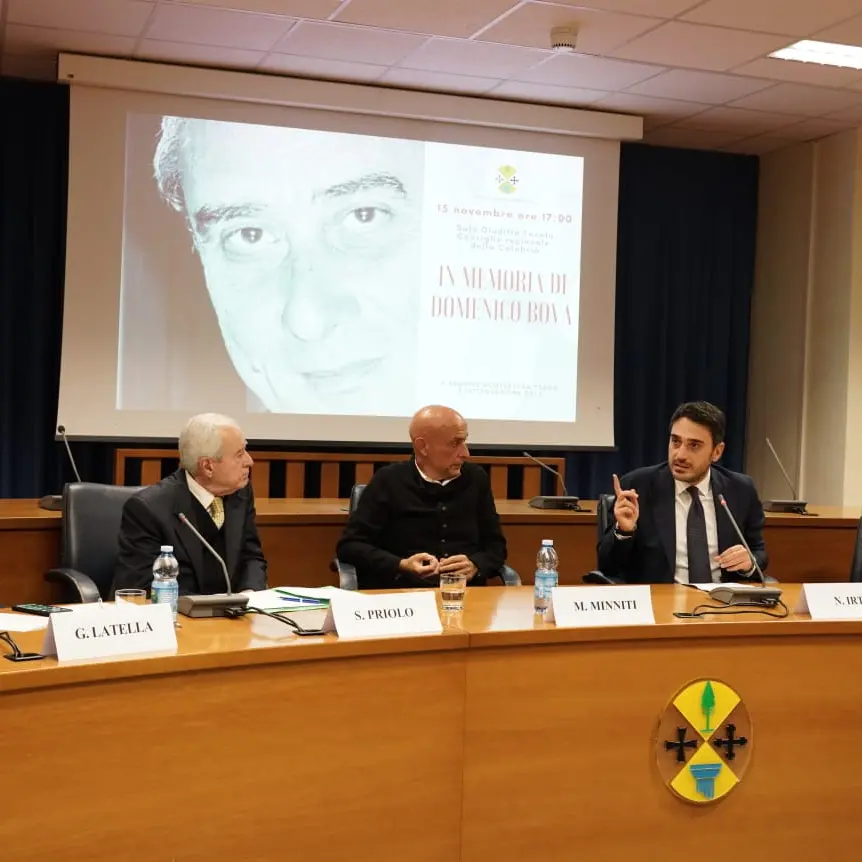 Intitolata a Domenico Bova una sala di palazzo Tommaso Campanella