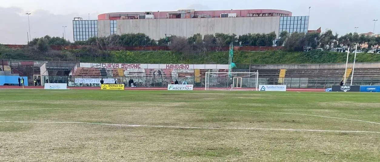 Dominano Reggina e Siracusa, Scafatese in difficoltà. Il Ragusa fa il colpaccio a Licata