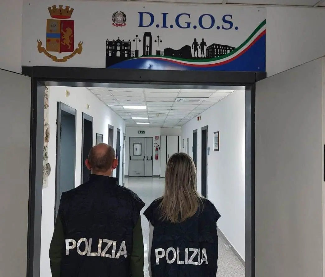 Presunto affiliato all'Isis fermato a Cosenza: avrebbe avuto in progetto un attacco in Italia