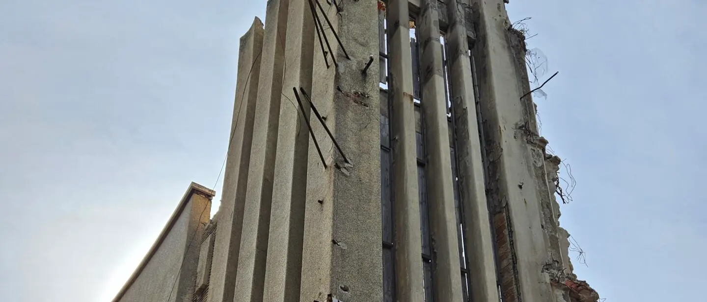 Munizioni rinvenute nell’ex cinema Orchidea, il sindaco Falcomatà: «Gesto vile, non ci fermeremo»