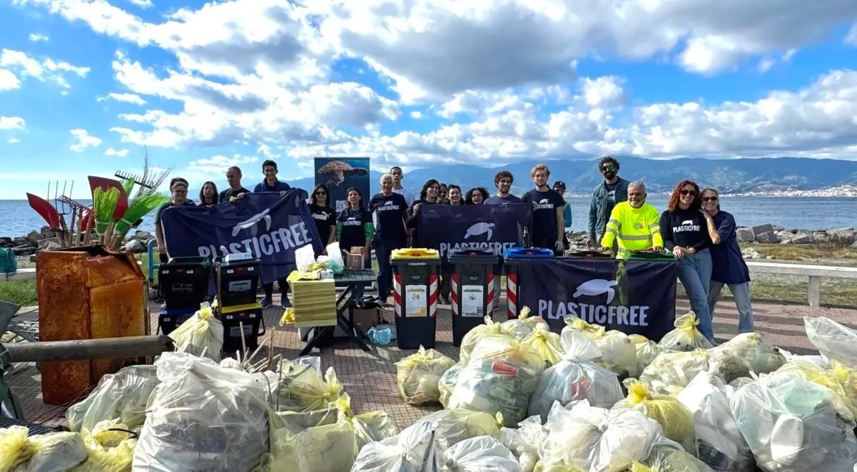 Plastic Free fa tappa a Catona per il primo clean up dell’anno