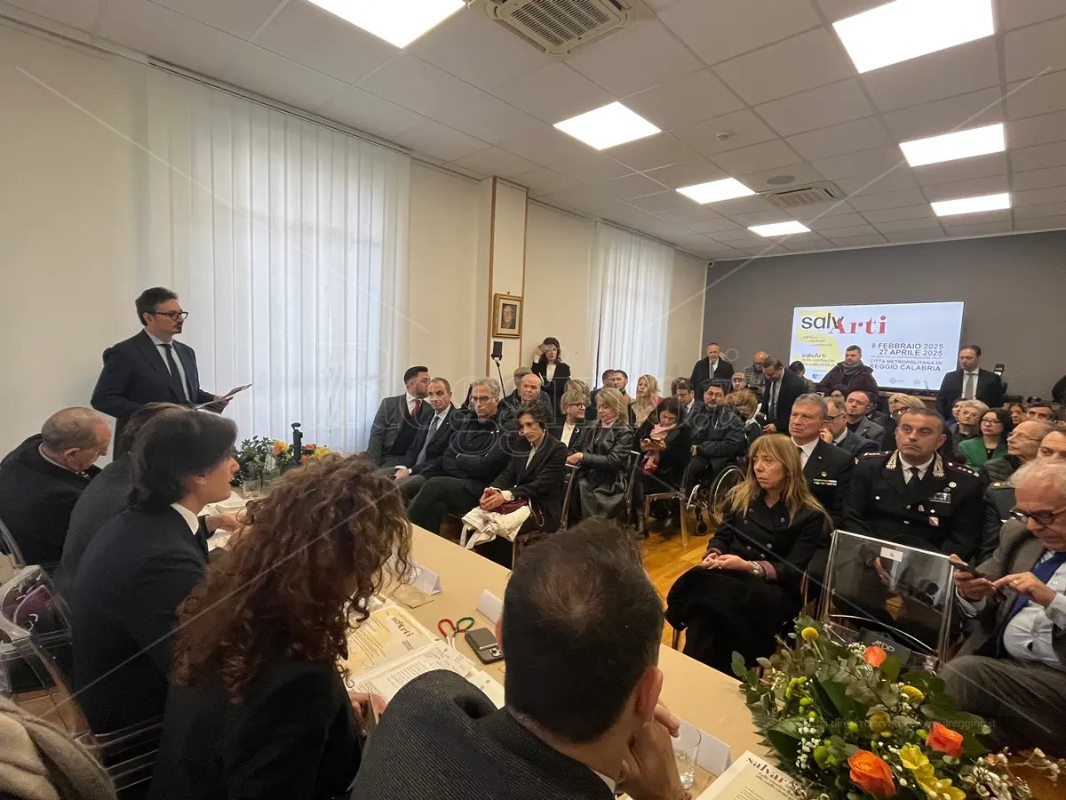 SalvArti a Reggio, dalle confische alle collezioni pubbliche: a palazzo Crupi in mostra Dalì, De Chirico, Warhol e Savini - FOTO e VIDEO