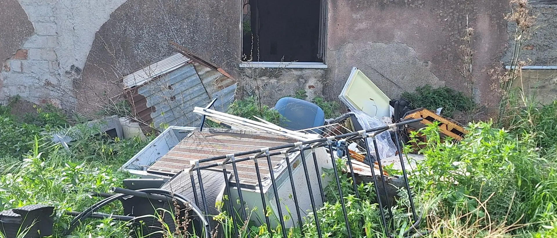 Disservizi a Masella, i residenti: «Siamo stanchi di vedere tanta incuria e degrado»