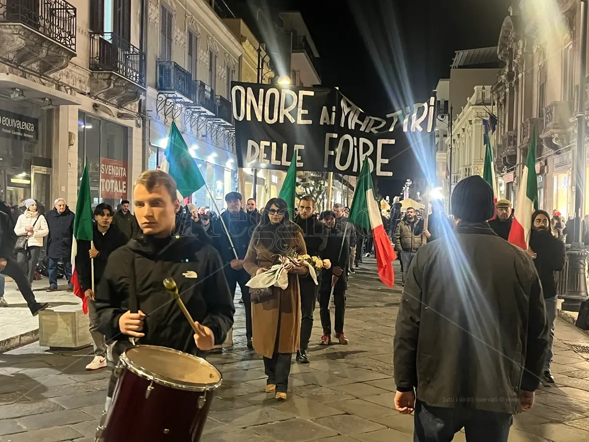 Reggio, il comitato 10 febbraio commemora i martiri delle foibe ...fuori dall'area Griso-La Boccetta - VIDEO