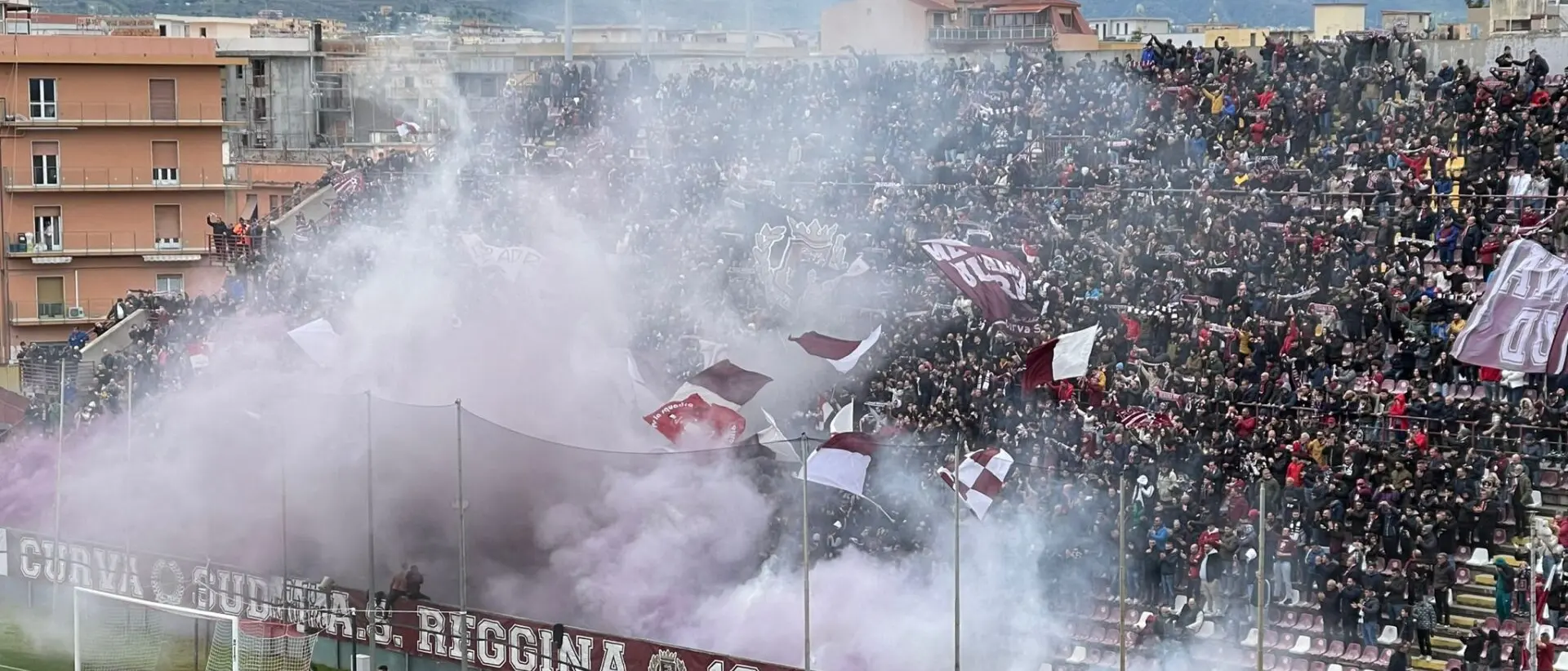 Reggina, adesso onora l'impegno assunto con la Curva Sud e la città: «Non mollate, come noi»