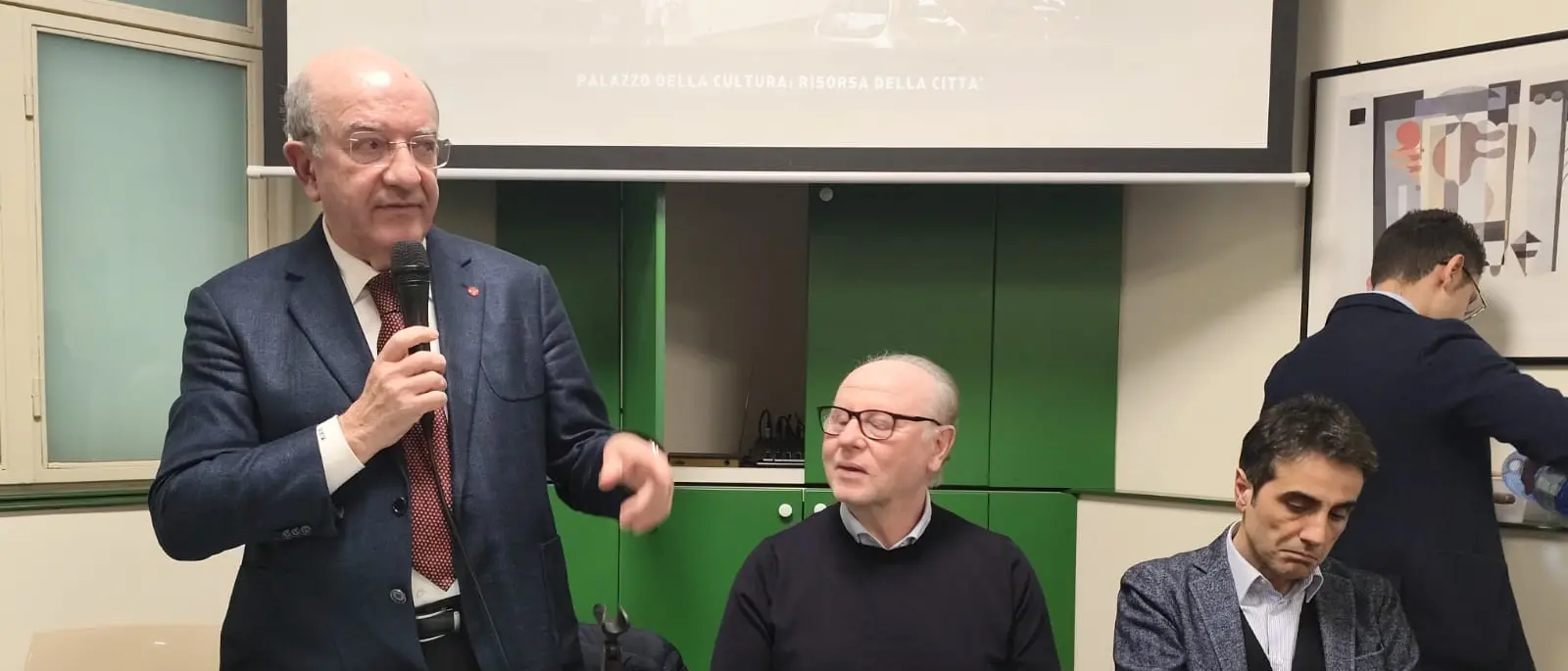 L’epigrafe della discordia rimossa da Metrocity, Lamberti e Raffa condannano il gesto: «Questa è una gomma non un’amministrazione»