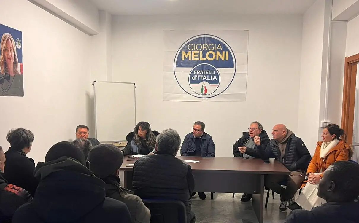 Piazza del Popolo, Fdi: «Il mercatino delle promesse di Falcomatà»