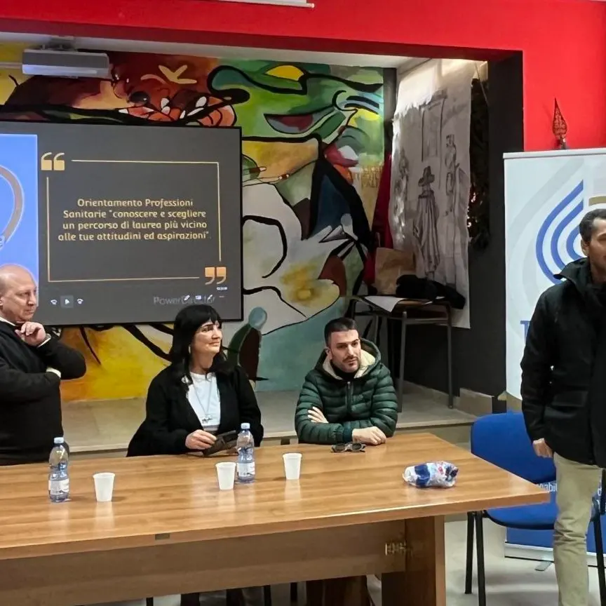 Palmi, \"Il tuo futuro nelle professioni sanitarie\" l’iniziativa di orientamento all’Einaudi-Alvaro