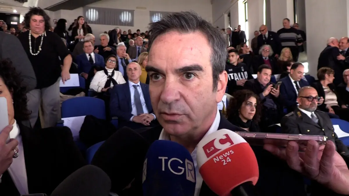 Regionali Calabria, Occhiuto vince il sondaggio per il centrodestra ma Loizzo a sorpresa sfiora la rimonta
