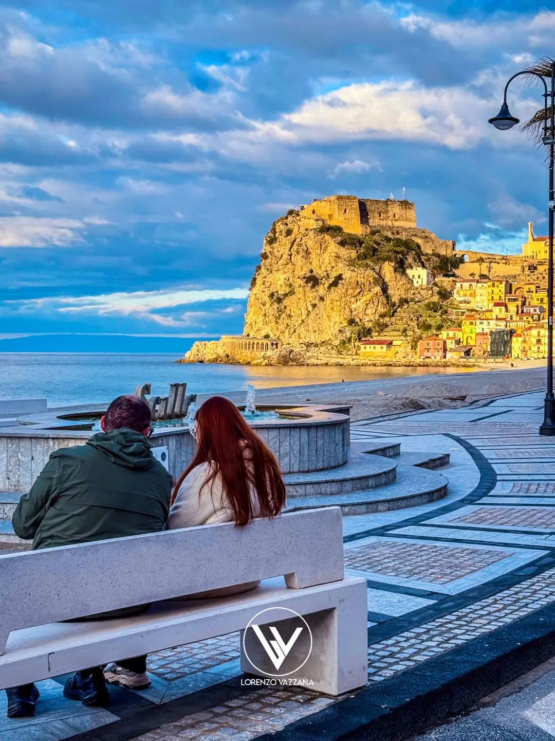 LA FOTO DEL GIORNO | Scilla, l’amore e il tempo: un San Valentino senza fine