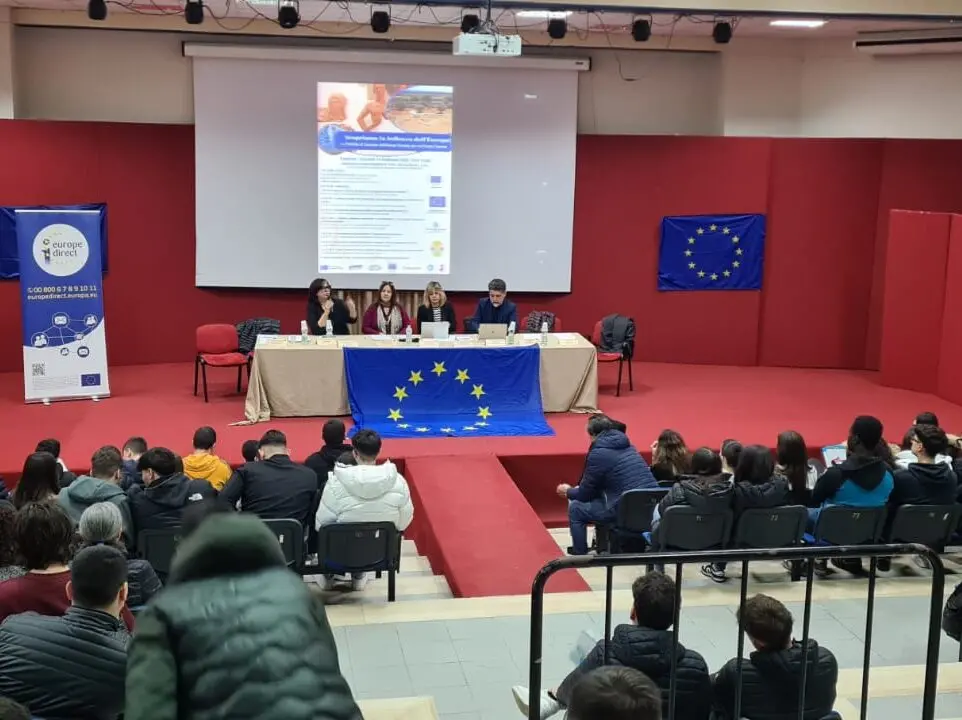Rosarno, al via l'evento presso il Liceo Piria \"Scopriamo la bellezza dell'Europa!\"