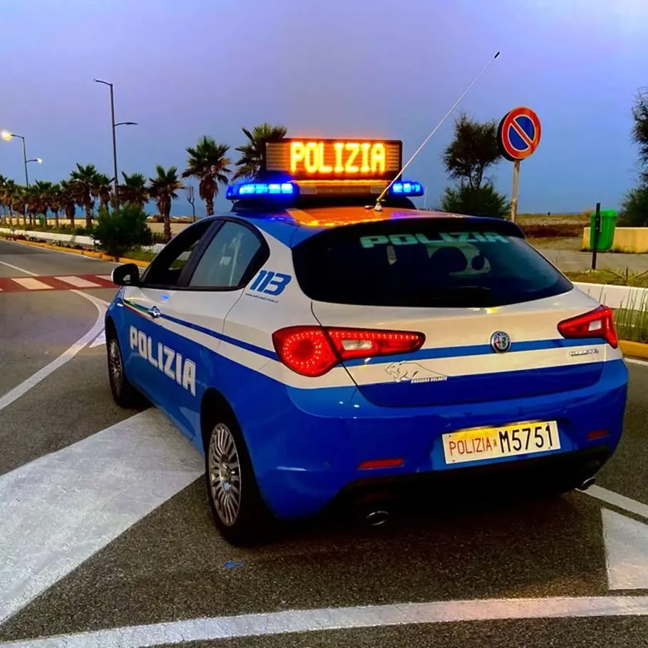 Gioia Tauro, uomo fugge dopo aver inseguito l'ex compagna: rintracciato e arrestato dalla polizia