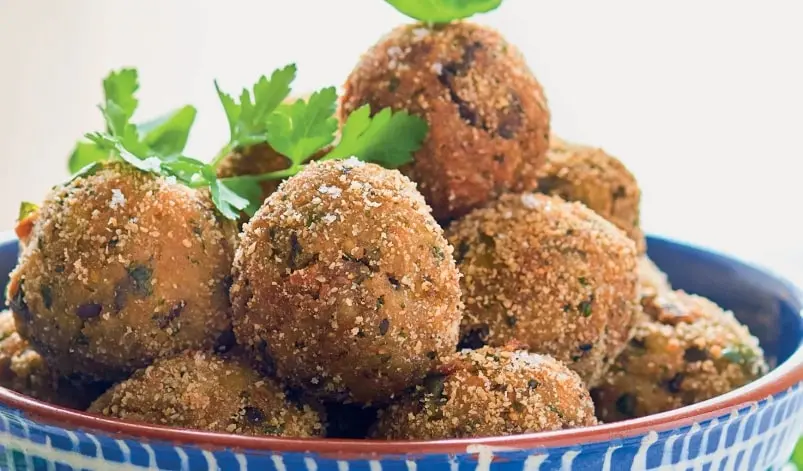 LA RICETTA DEL GIORNO | Polpette di melanzane: un viaggio nel gusto del Sud Italia