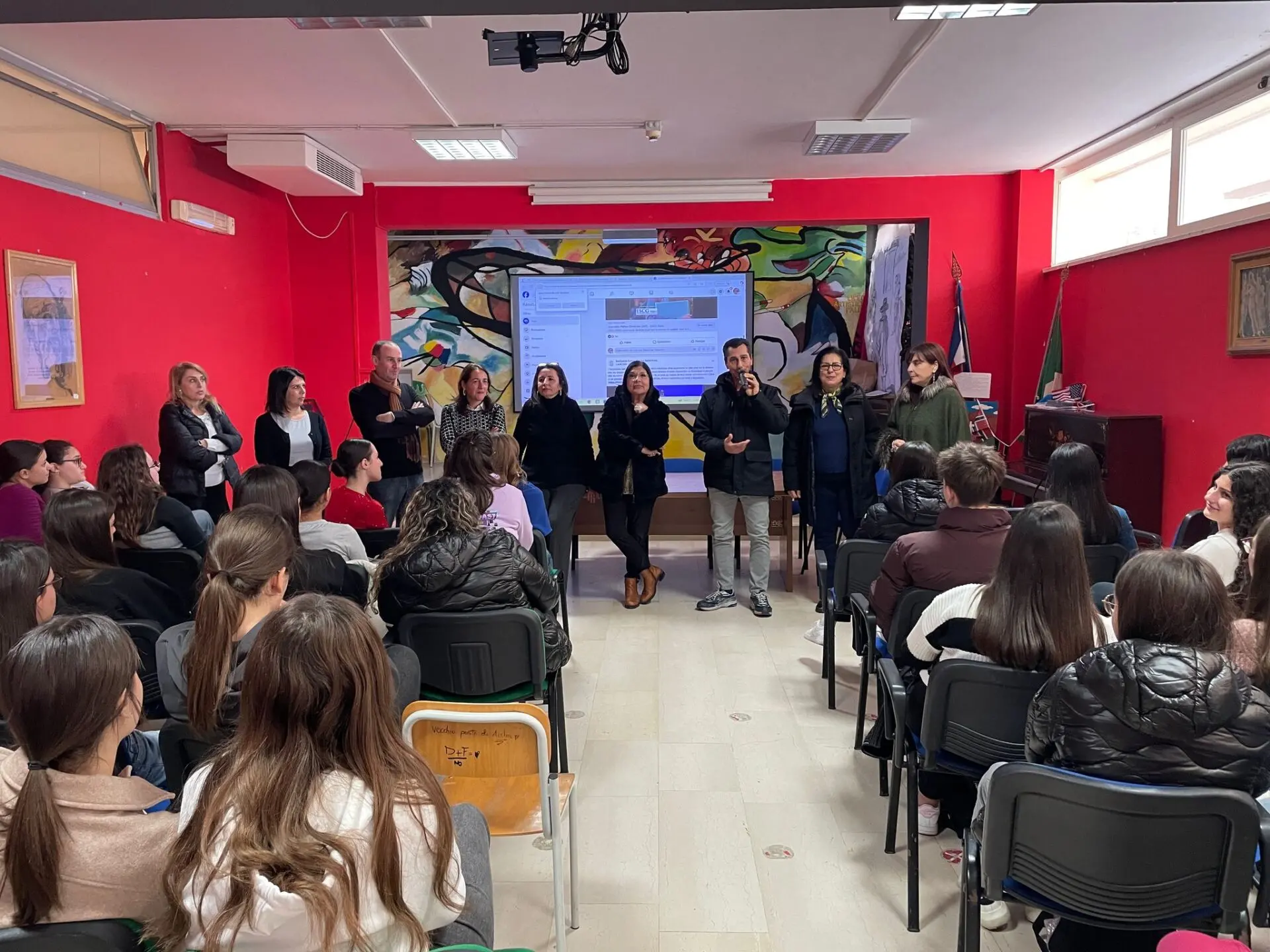 Erasmus+ Job Shadowing all’I.I.S. “Einaudi - Alvaro” di Palmi: scambio e crescita professionale tra Italia e Francia