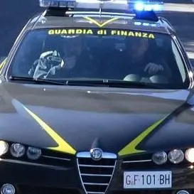 Diamanti, orologi e oggetti di lusso. Sequestro da oltre 1 milione di euro a Reggio Calabria
