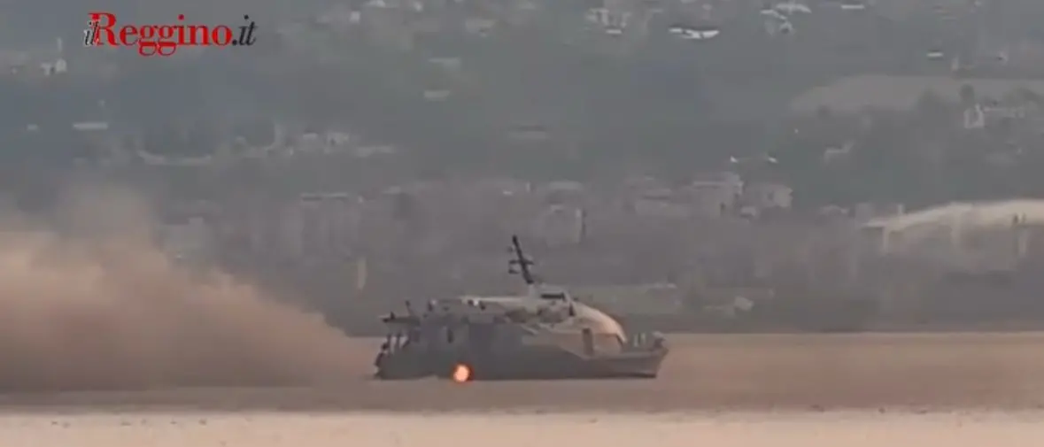 Paura nello Stretto, in fiamme un aliscafo della Liberty Lines