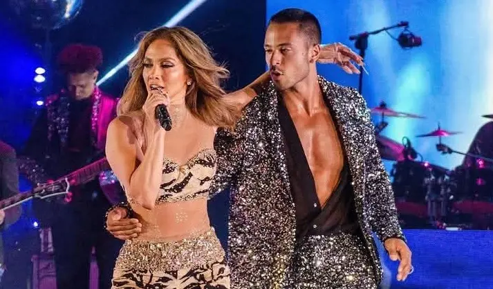 Jennifer Lopez torna sul palco, con lei il ballerino reggino Giuseppe Giofrè