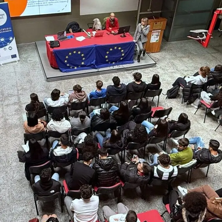 Locri, presso il Liceo Zaleuco l'evento \"Scopriamo la bellezza dell'Europa!\"