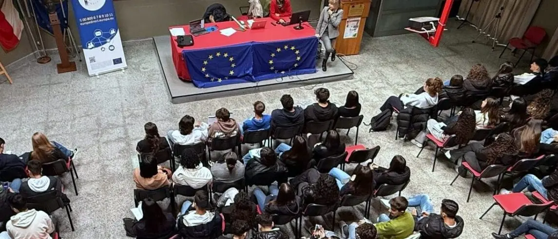 Locri, presso il Liceo Zaleuco l'evento \"Scopriamo la bellezza dell'Europa!\"