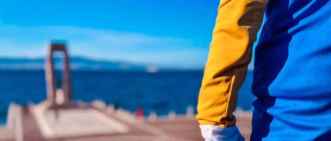 LA FOTO DEL GIORNO | Il cielo azzurro, e la magia di essere chi vuoi