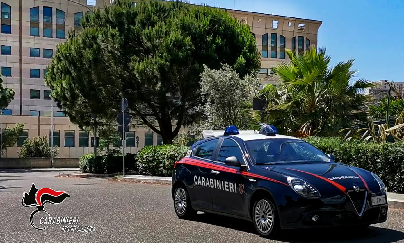 Reggio, aggressione e rapina in centro città: un arresto