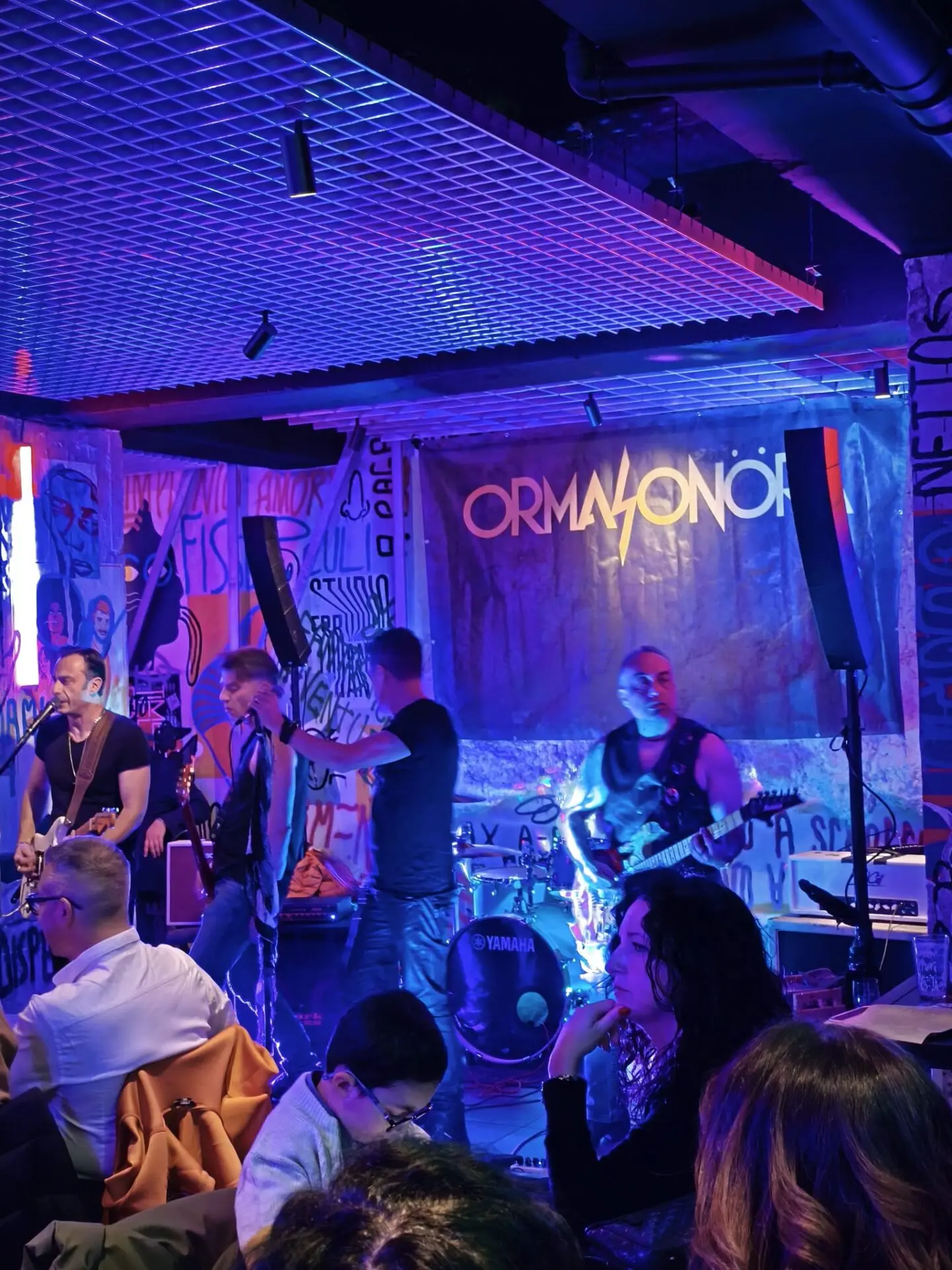 Reggio in musica, gli Ormasonöra infiammano il Funky Drop