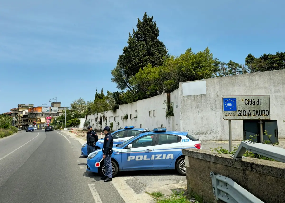 Rosarno, due arresti per detenzione e porto illegale di armi da fuoco e munizioni