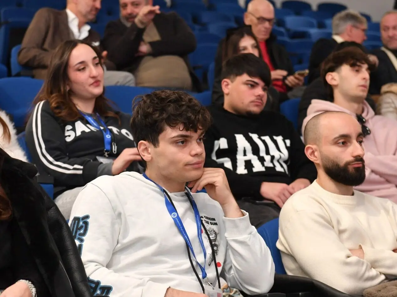 La mostra “Il Calcio è Arte” davanti un’aula deserta, Siclari (FI): «Evento mal organizzato»