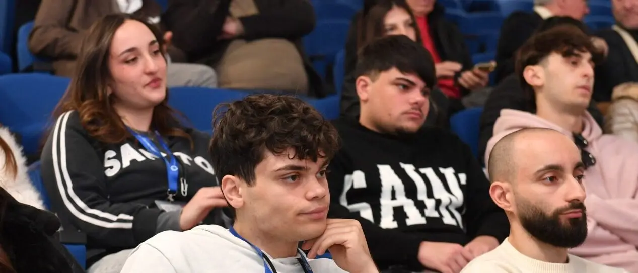 La mostra “Il Calcio è Arte” davanti un’aula deserta, Siclari (FI): «Evento mal organizzato»