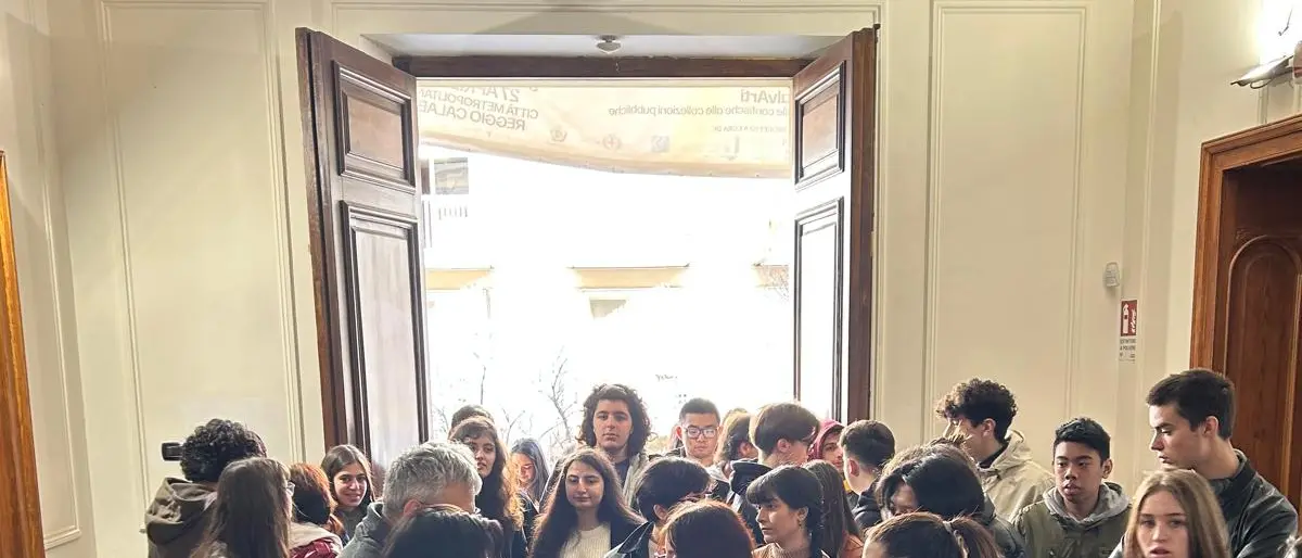 Reggio, al Palazzo della Cultura per la mostra ‘SalvArti’, in visita il Liceo Artistico ‘Preti-Frangipane’