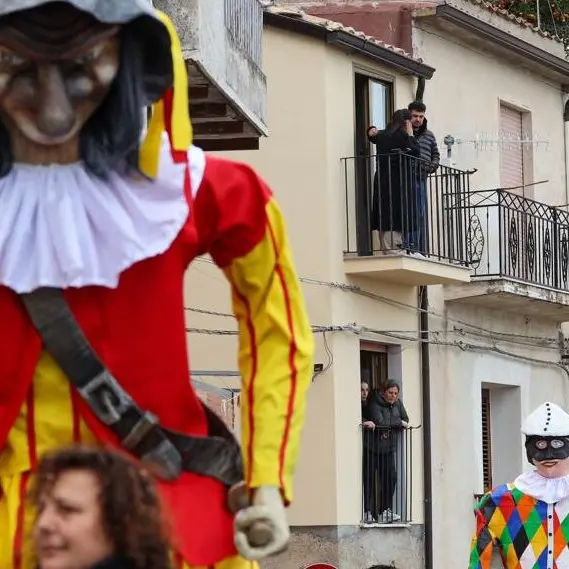 Scalea pensa già al Carnevale, al via l’allestimento dei carri allegorici