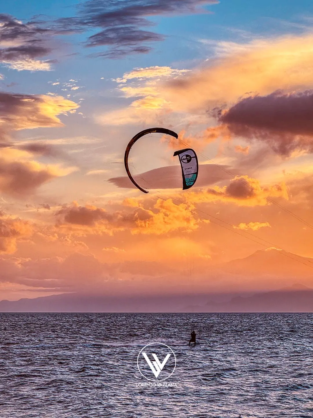 LA FOTO DEL GIORNO | Dove il vento porta, il mare segue