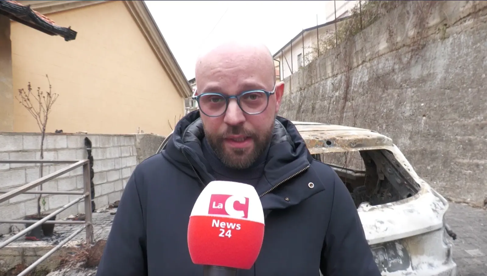 Santo Stefano reagisce contro gli attacchi al suo parroco: domenica fiaccolata di solidarietà