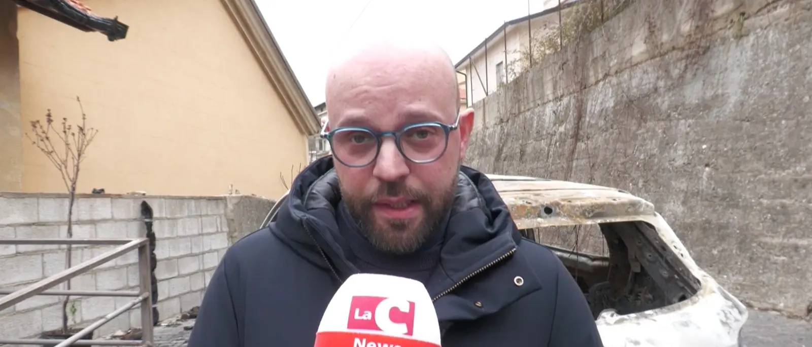 Santo Stefano reagisce contro gli attacchi al suo parroco: domenica fiaccolata di solidarietà