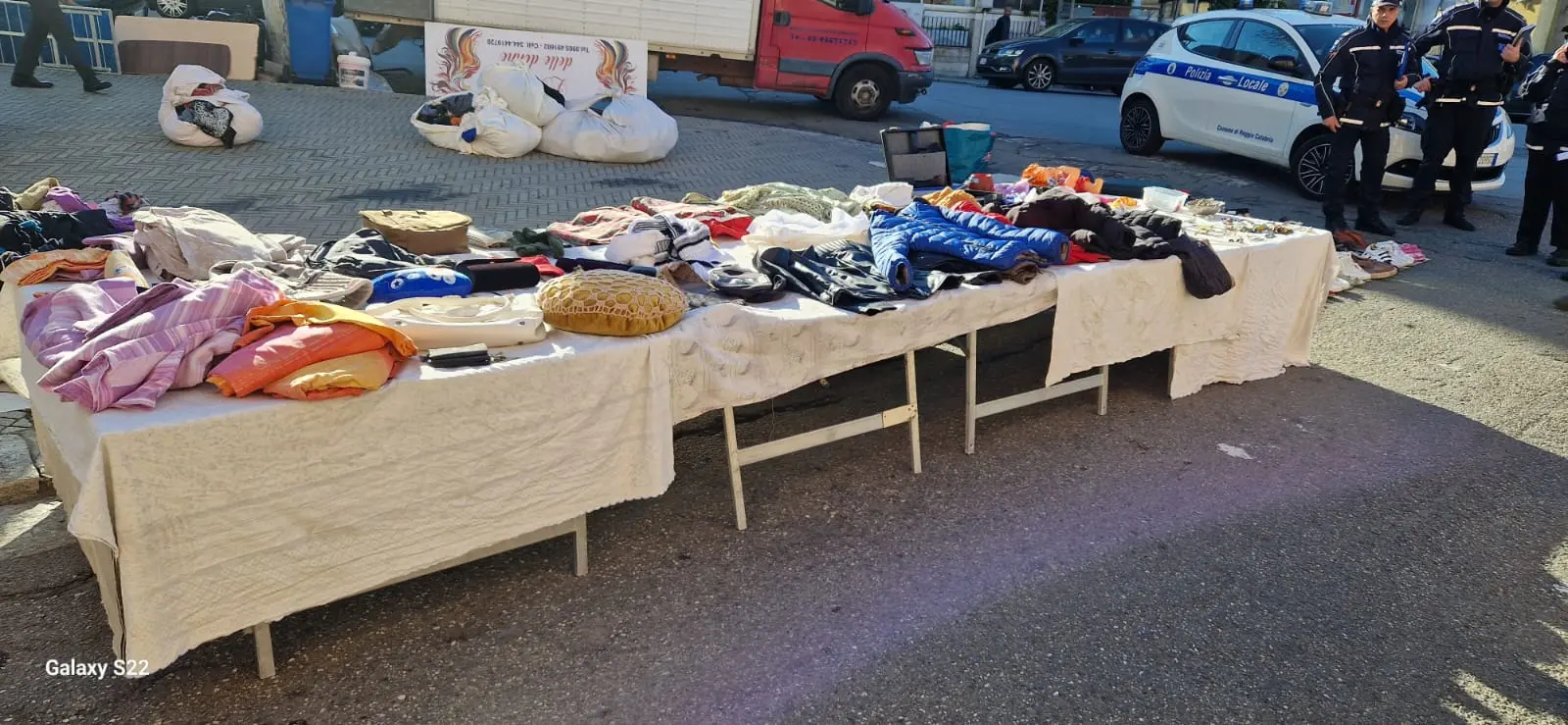 Reggio, controlli della Polizia Locale al mercato di via T. Minniti: multe e sequestri