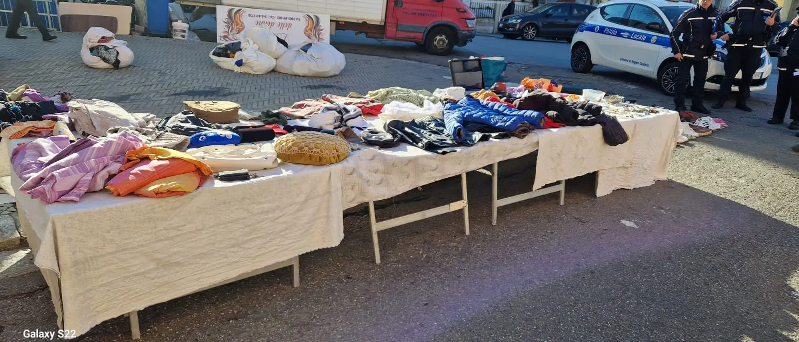 Reggio, controlli della Polizia Locale al mercato di via T. Minniti: multe e sequestri