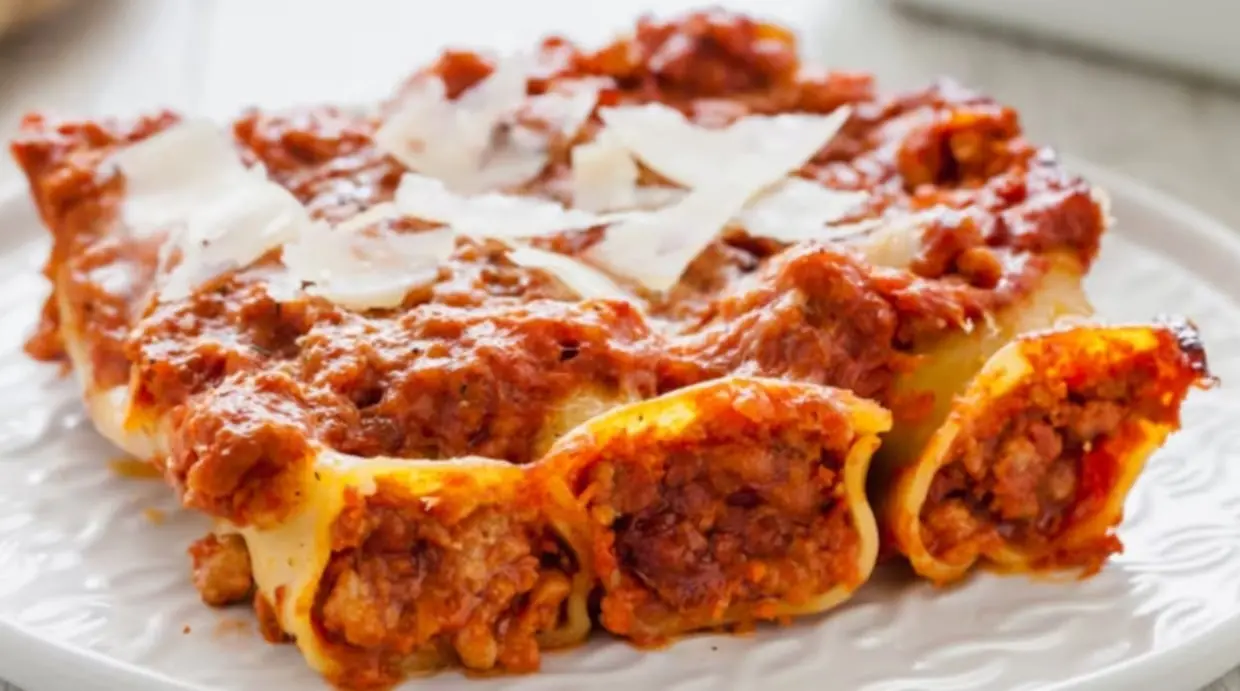 LA RICETTA DEL GIORNO | Cannelloni di carne, un primo piatto perfetto per il pranzo della domenica