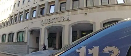 Coronavirus a Reggio Calabria, all'interno della Villa comunale riprende l'attività dell'ufficio immigrazione della questura