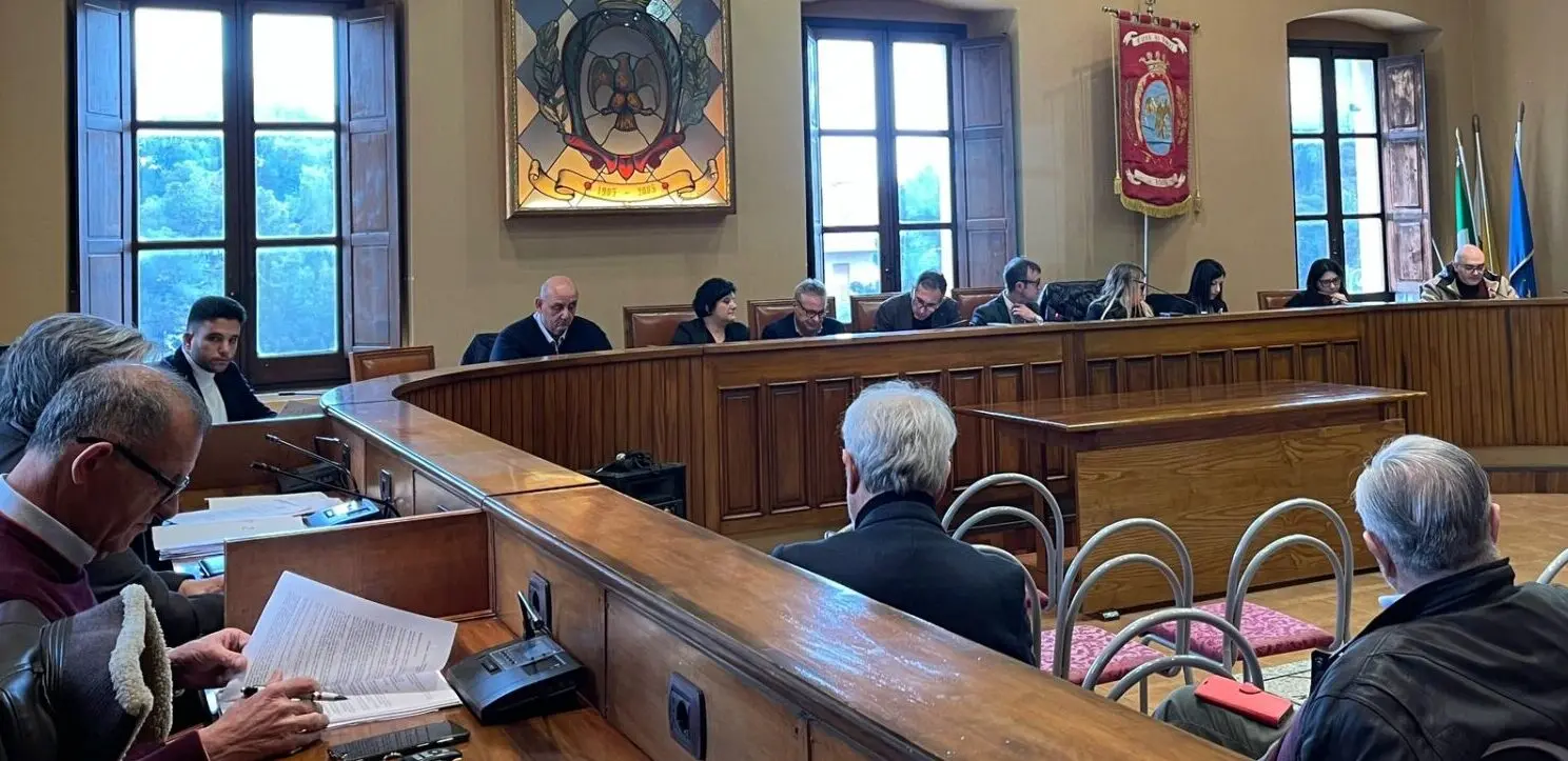 Locri, il consiglio comunale contrario alla decadenza di Cavaleri