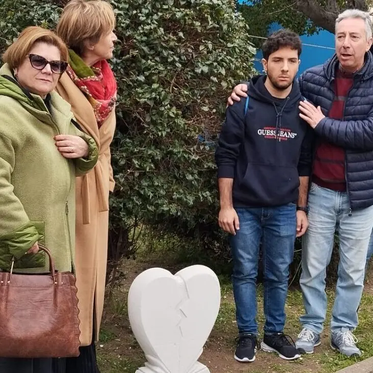 Siderno, un'opera di uno studente del Liceo Zaleuco diventa installazione per l'evento \"Città in rosa\"