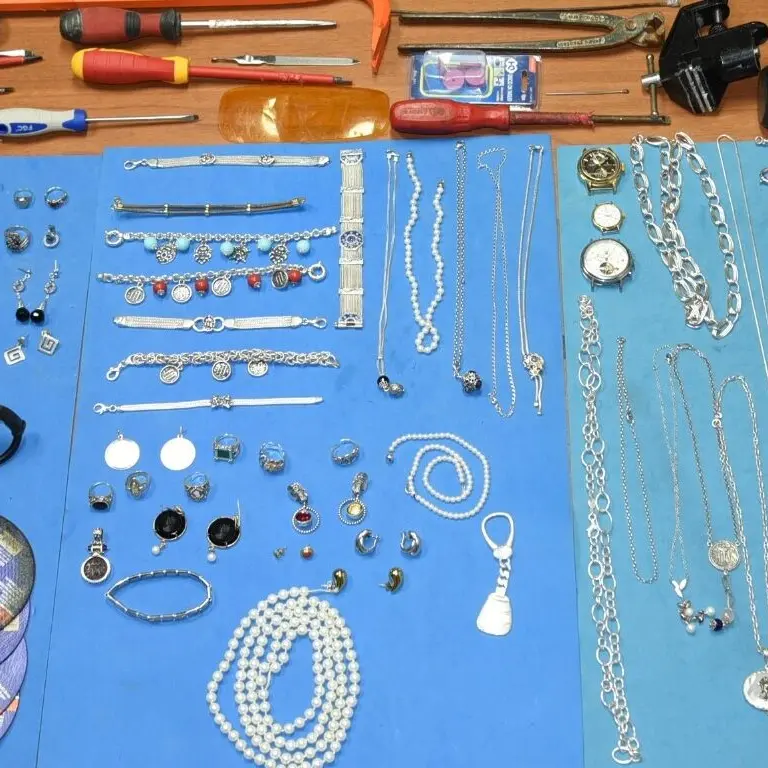 Reggio, Polizia ferma tre cittadini georgiani irregolari, gravemente indiziati di furto aggravato in abitazione