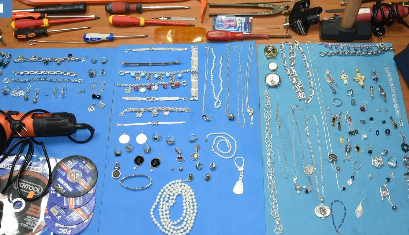 Reggio, Polizia ferma tre cittadini georgiani irregolari, gravemente indiziati di furto aggravato in abitazione