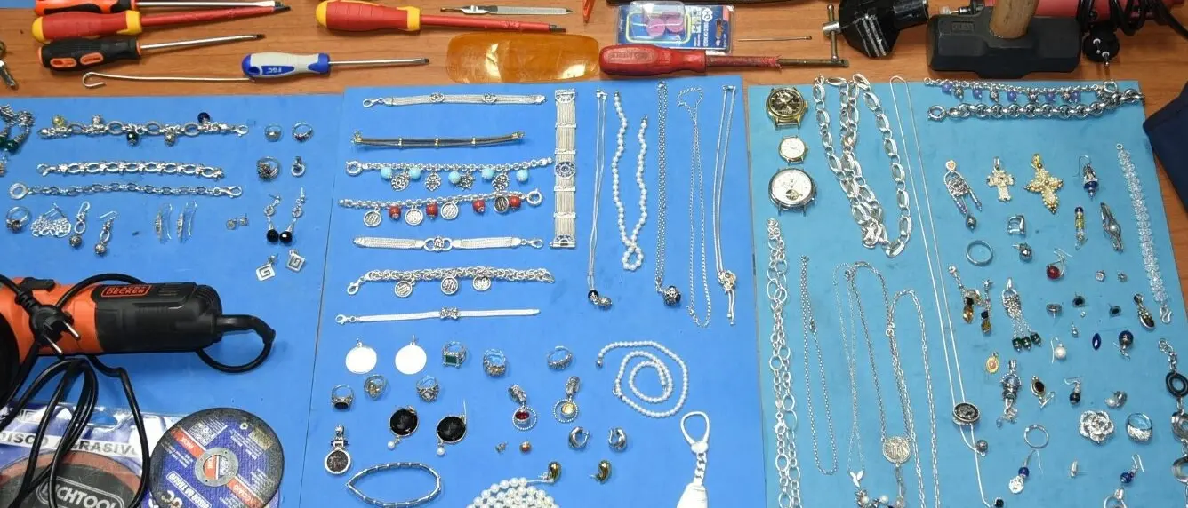 Reggio, Polizia ferma tre cittadini georgiani irregolari, gravemente indiziati di furto aggravato in abitazione