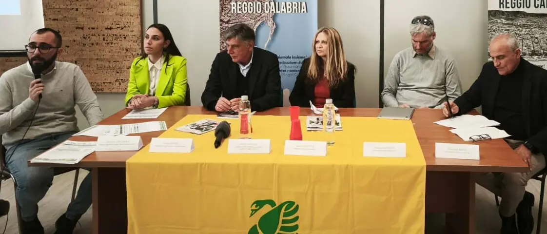 La mobilità sostenibile e il futuro di Reggio nella campagna itinerante di Legambiente \"Città2030\"