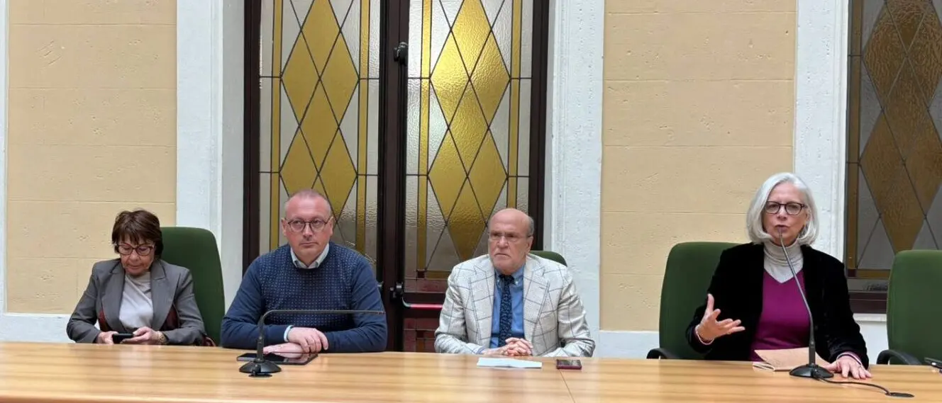 Femminile Plurale, Versace: «Sui diritti, le donne ci insegnano a vedere le cose da un’altra prospettiva»